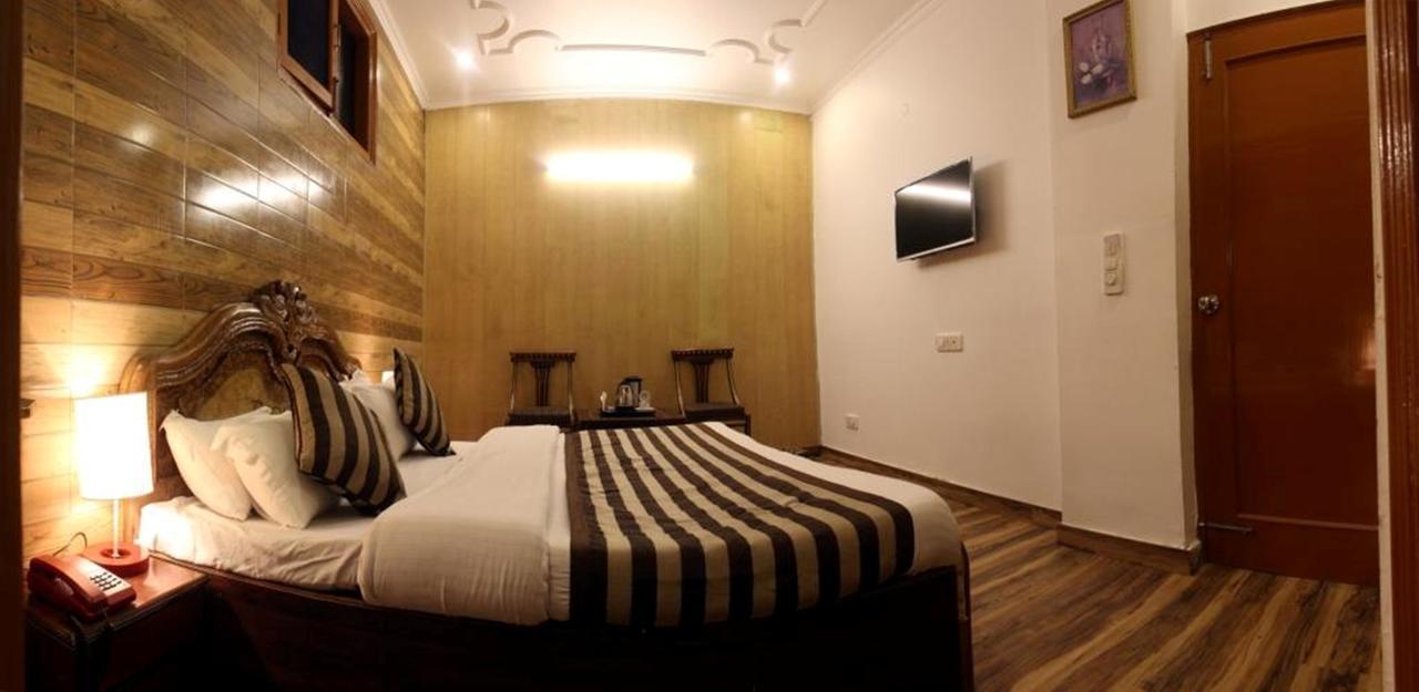 Divyansh Hotel Dharamshala Exteriör bild