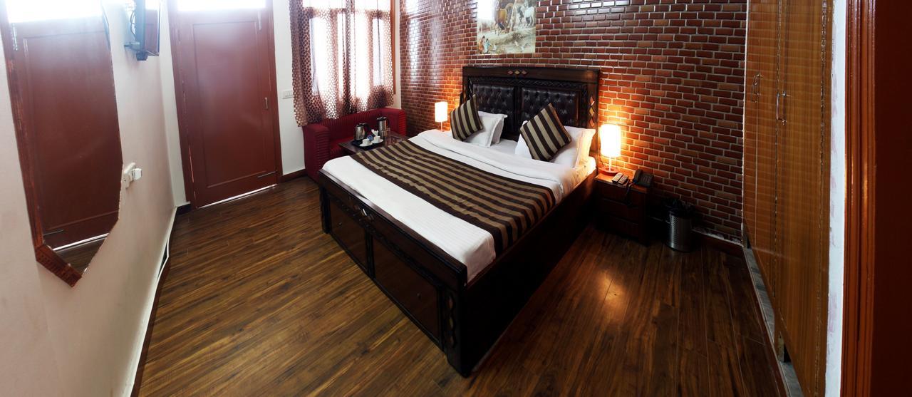 Divyansh Hotel Dharamshala Exteriör bild
