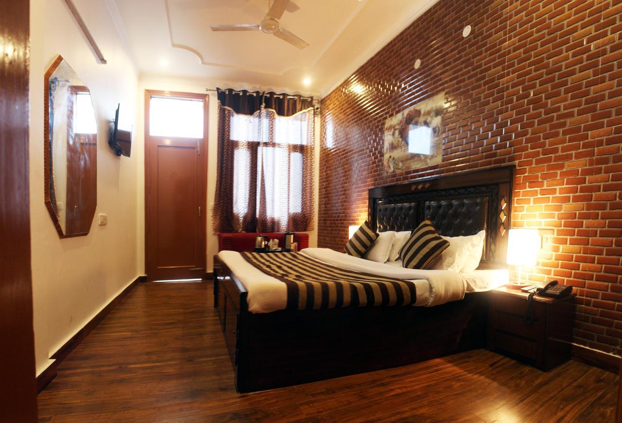 Divyansh Hotel Dharamshala Exteriör bild