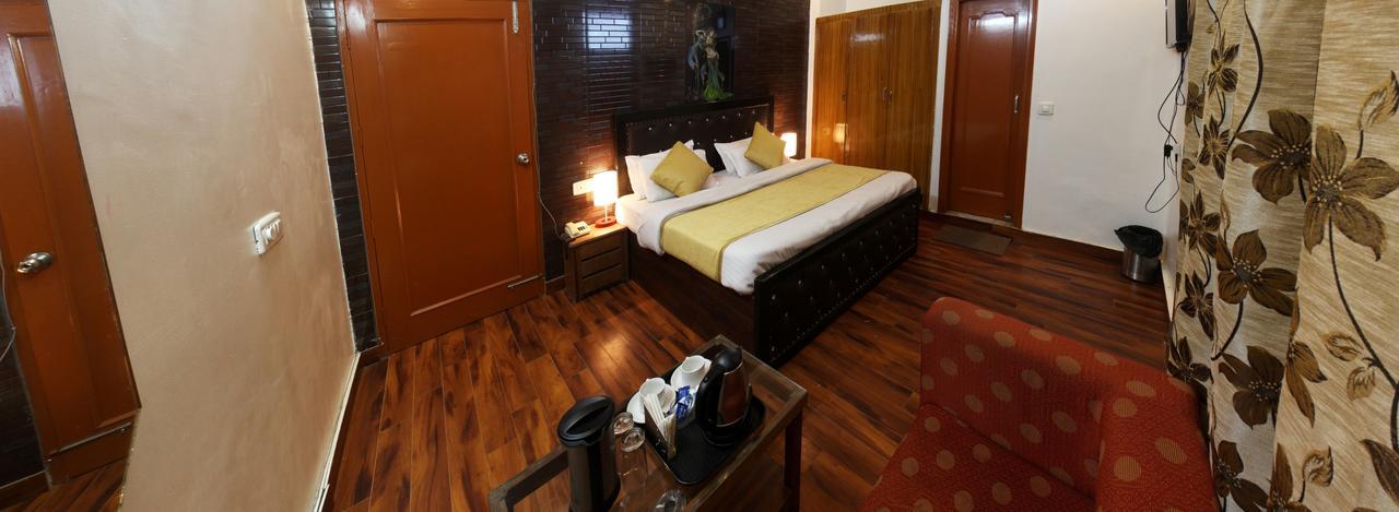 Divyansh Hotel Dharamshala Exteriör bild