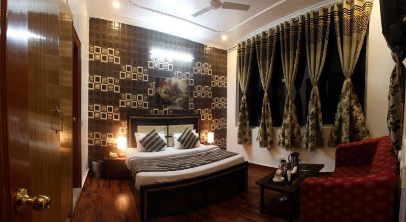 Divyansh Hotel Dharamshala Exteriör bild